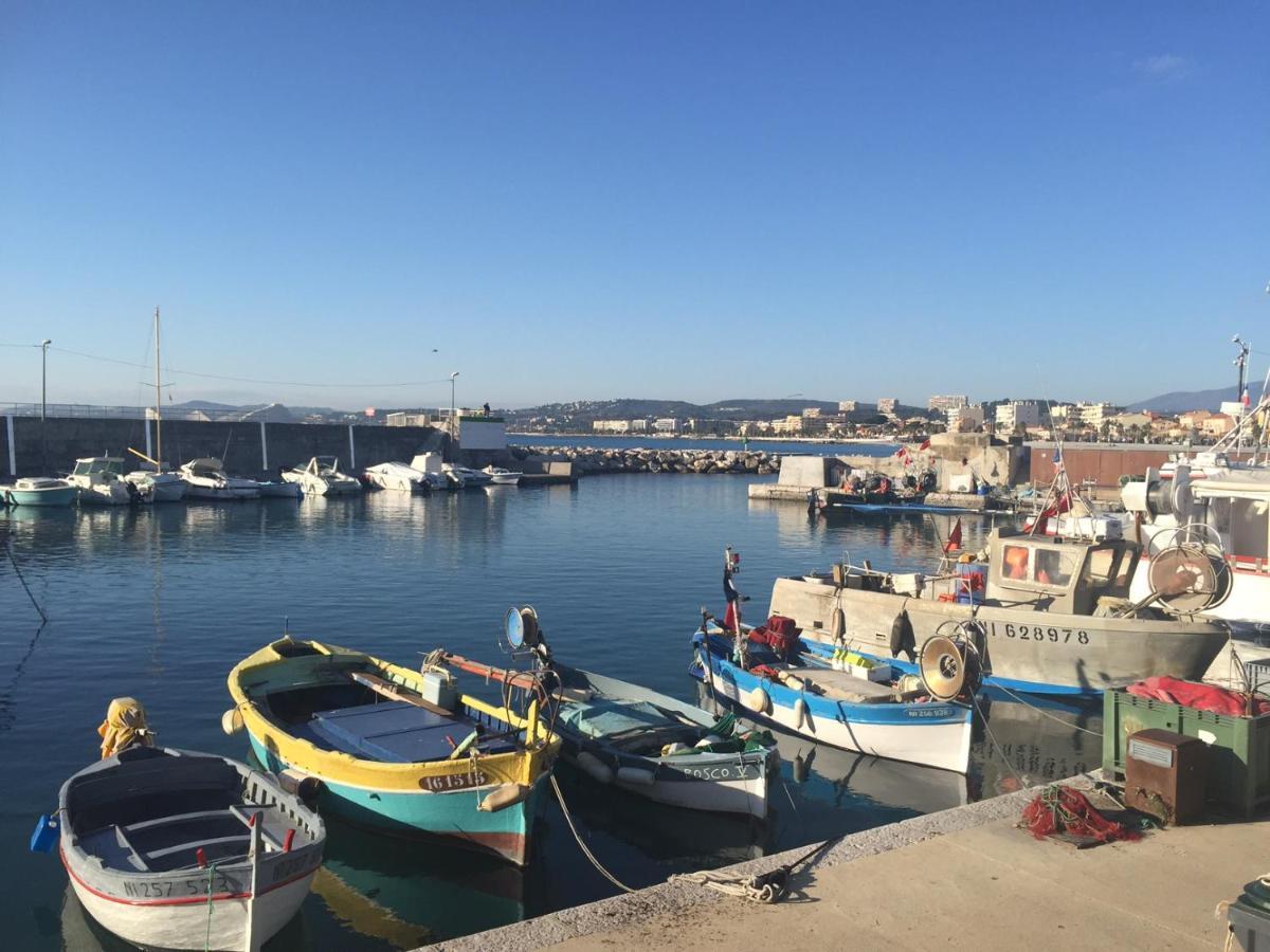 Grand Studio Tres Agreable Avec Bar, Cuisine Et Terrasse Cagnes-sur-Mer Exterior foto